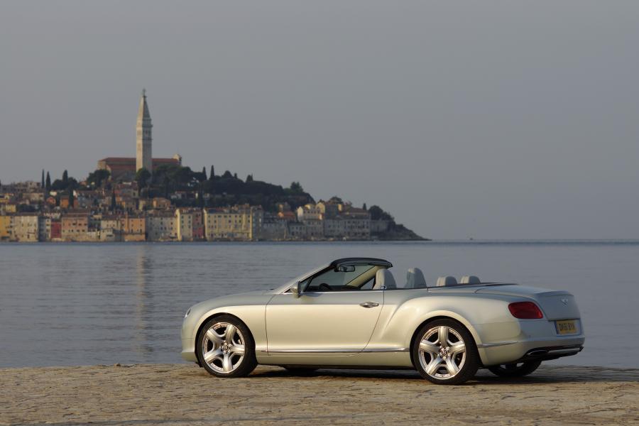  Bentley Continental GTC 2011 года  (фото 52 из 167)